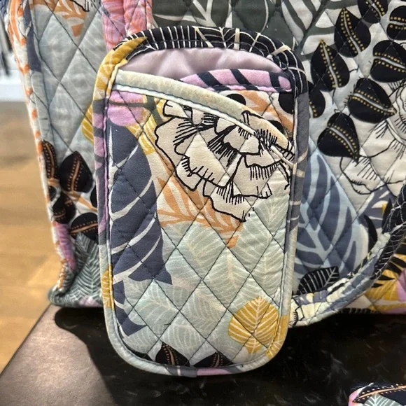 Vera Bradley, Palm Floral, Vibrant Quilted Floral Accessory Set - Picture 7 of 16